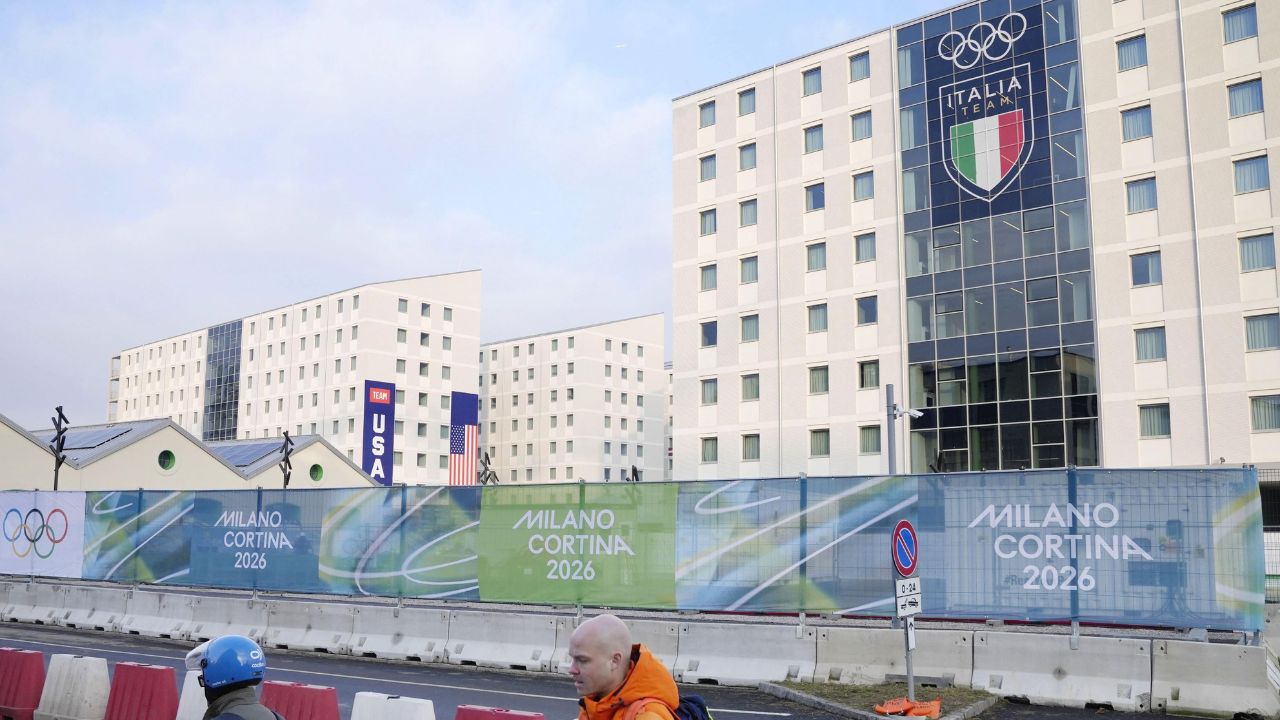 San Siro non è ancora pieno: per la cerimonia di apertura delle Olimpiadi di Milano Cortina arriva il “paghi uno e prendi due”