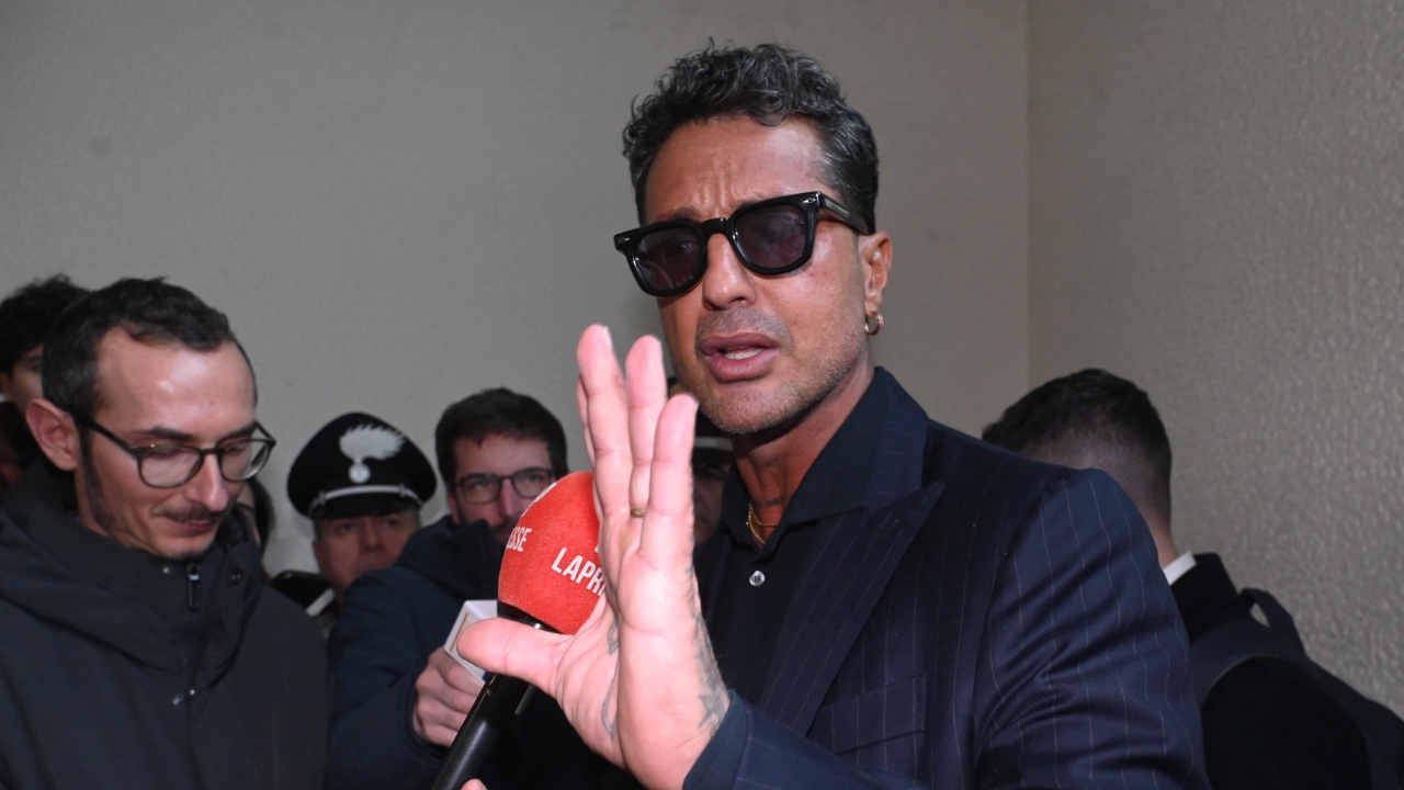 Fabrizio Corona e il giallo dei profili Instagram dopo il ban di Meta: «Non ci ferma nessuno. Io sono la notizia»