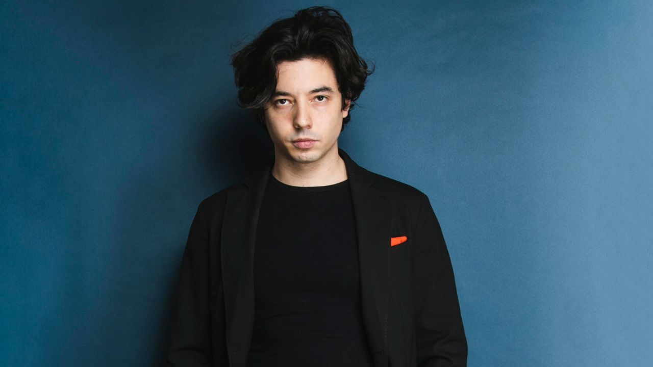 Guglielmo Poggi in scena all’Off/Off Theatre con “Stanno arrivando”