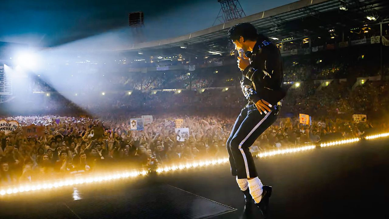 “I bambini vogliono toccarmi e abbracciarmi”: gli audio inediti di Michael Jackson riaprono il nodo più oscuro della sua storia